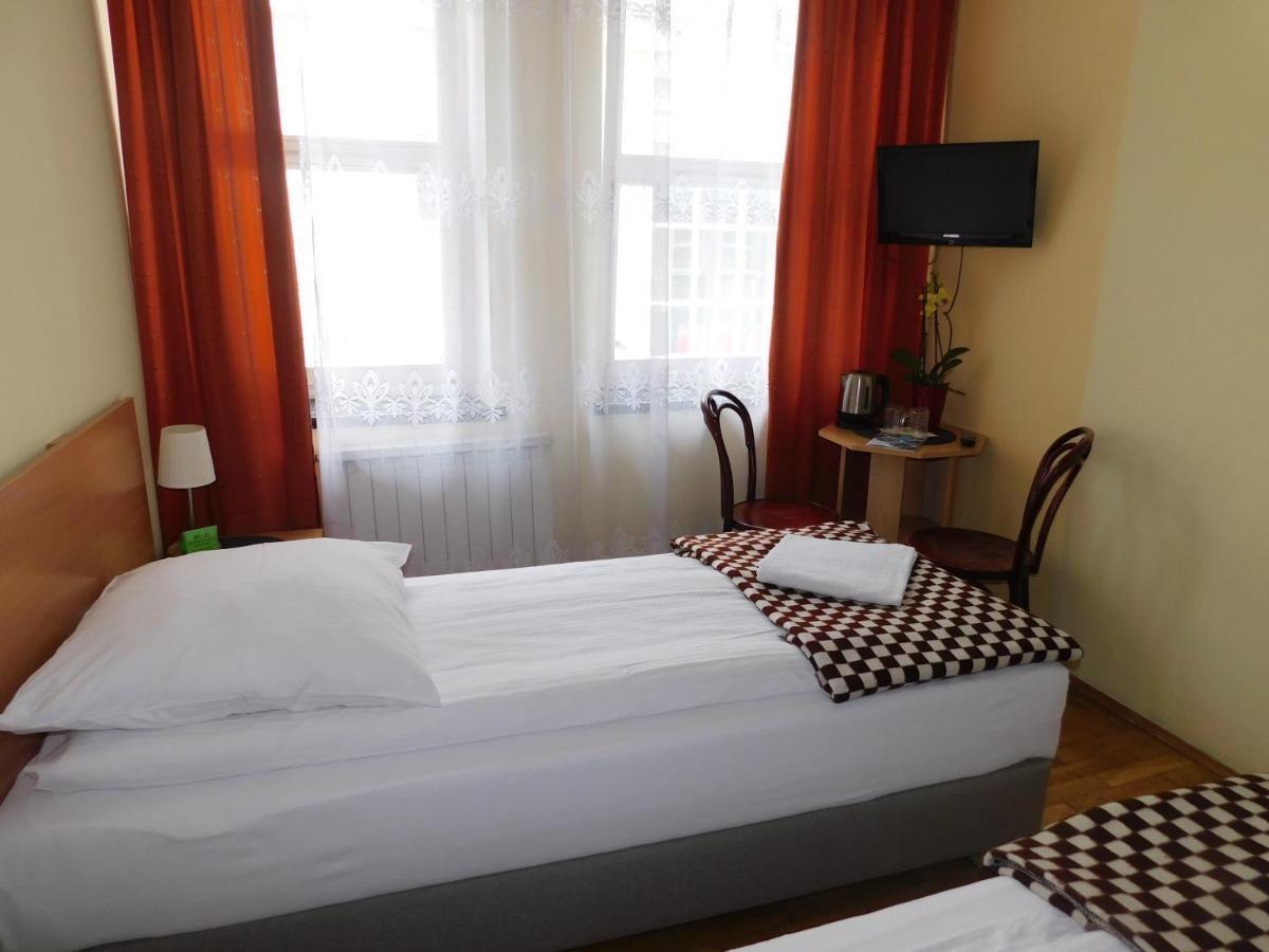 Pokoje Goscinne Korona Krakau Exterior foto